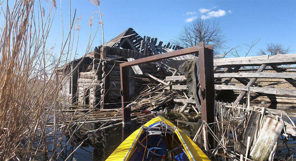 Затопленный дом